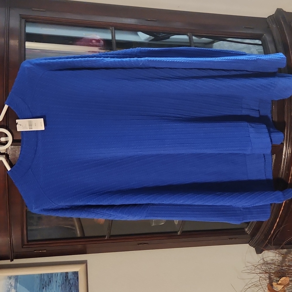 Half sleeve sweater